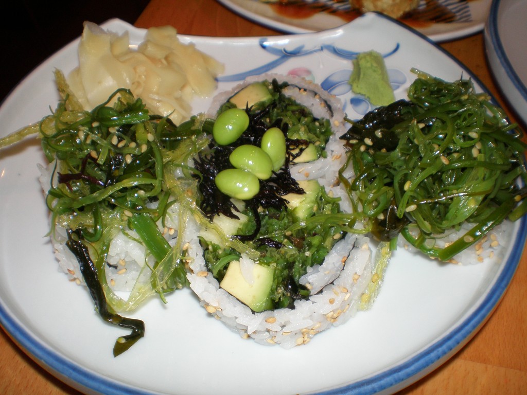 vegan sushu with seaweed