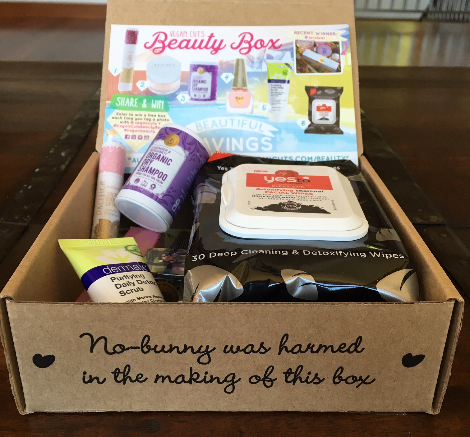 Vegan Cuts Beauty Box August 2016