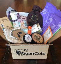 Vegan Cuts Yoga Box Is Now Available – Peep the Goodies!