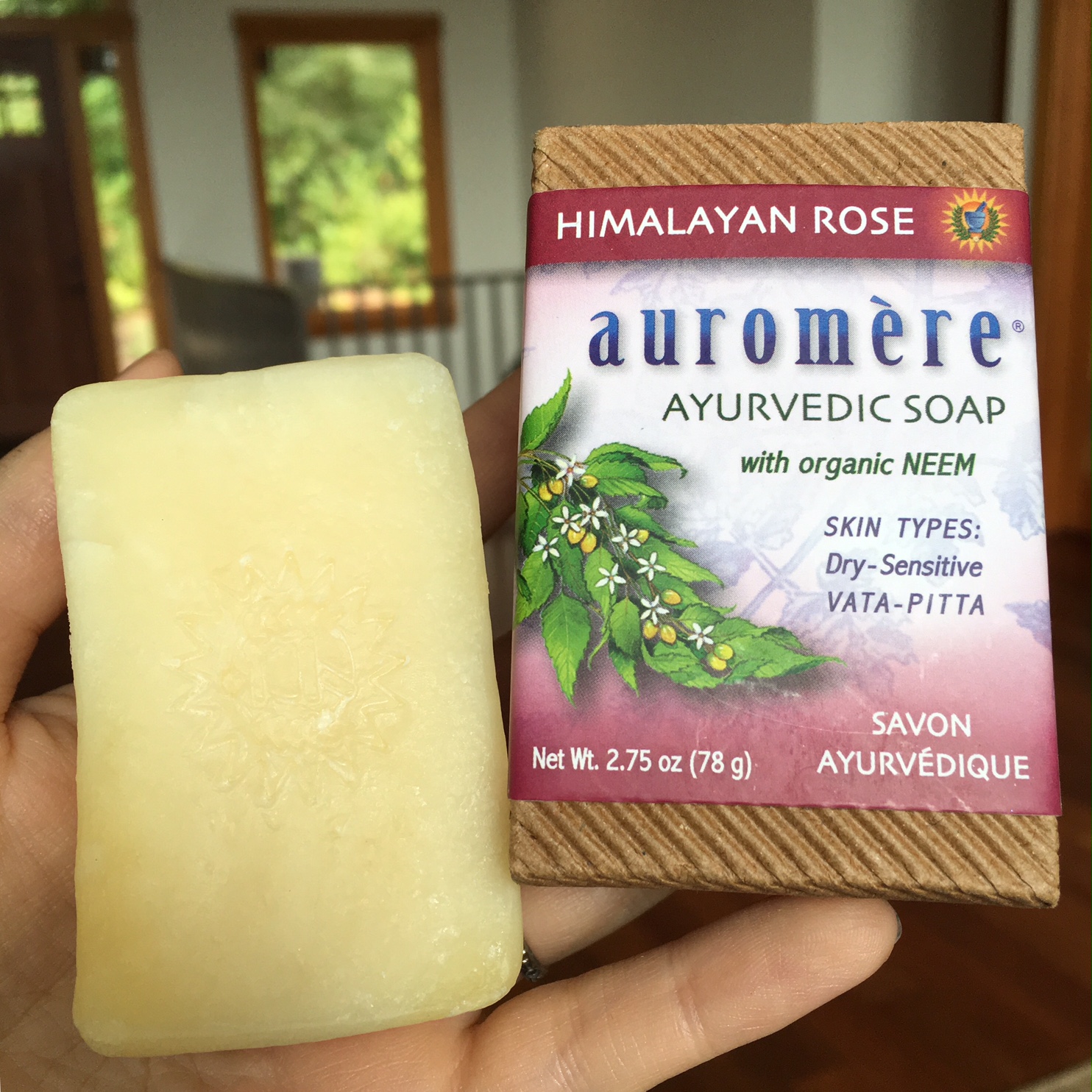 auromere-himalayan-rose-soap