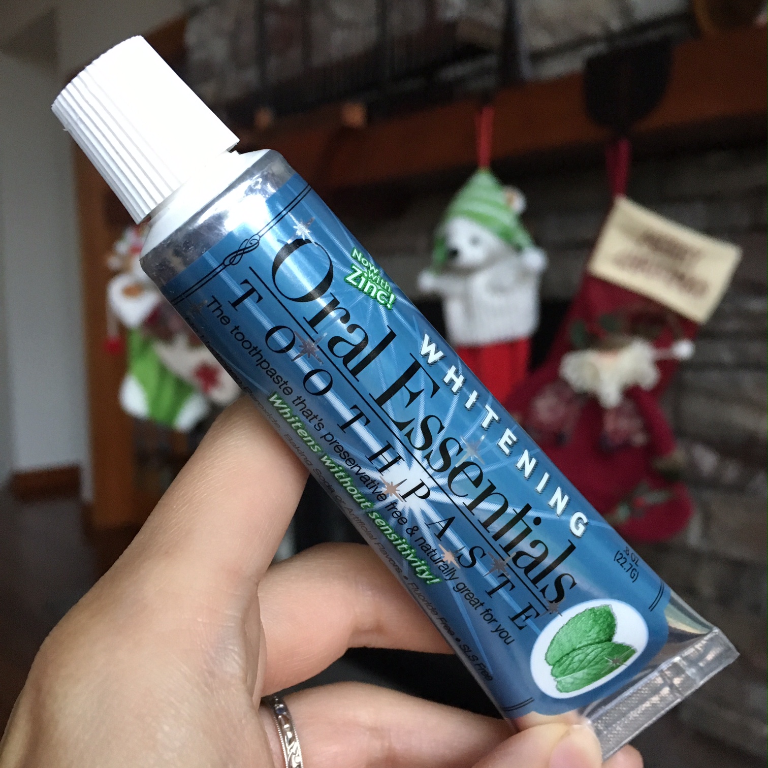oral-essentials-whitening-toothpaste