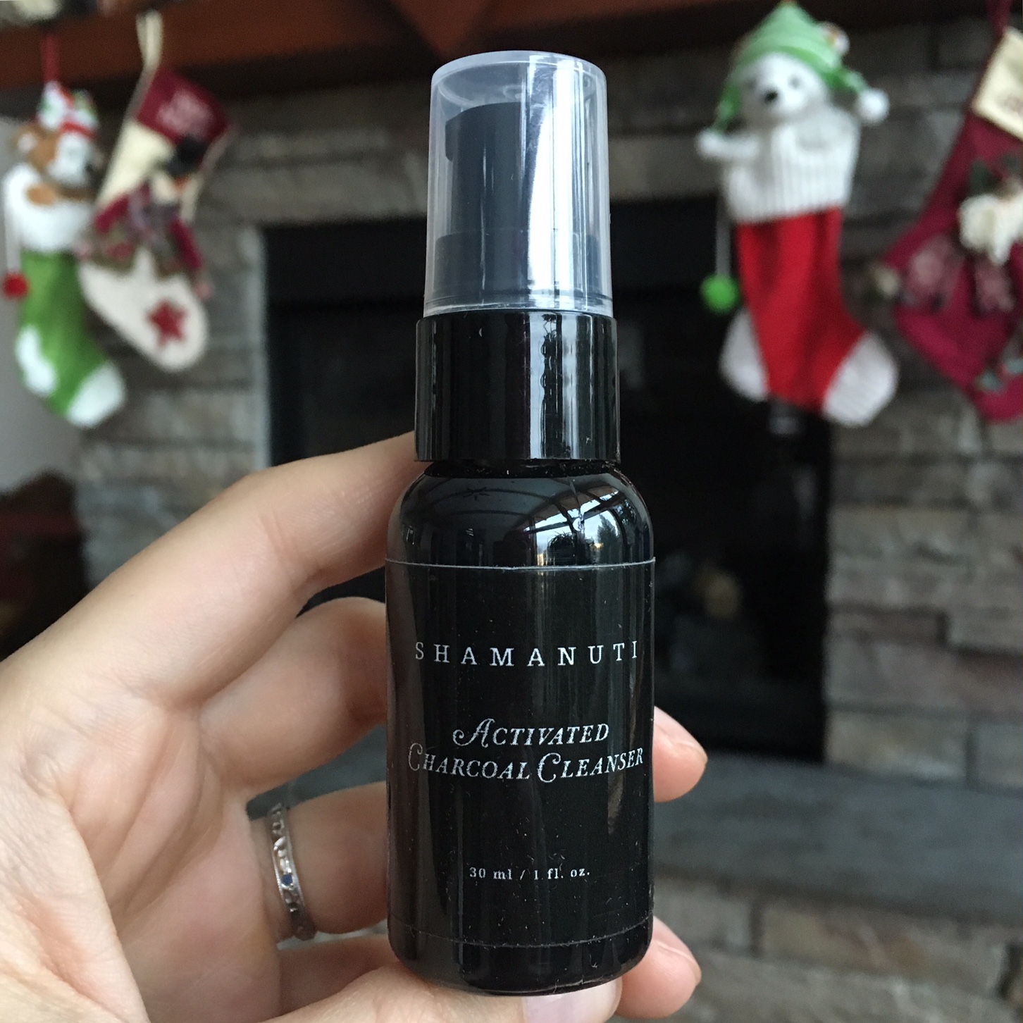 shamanuuti-activated-charcoal-cleanser