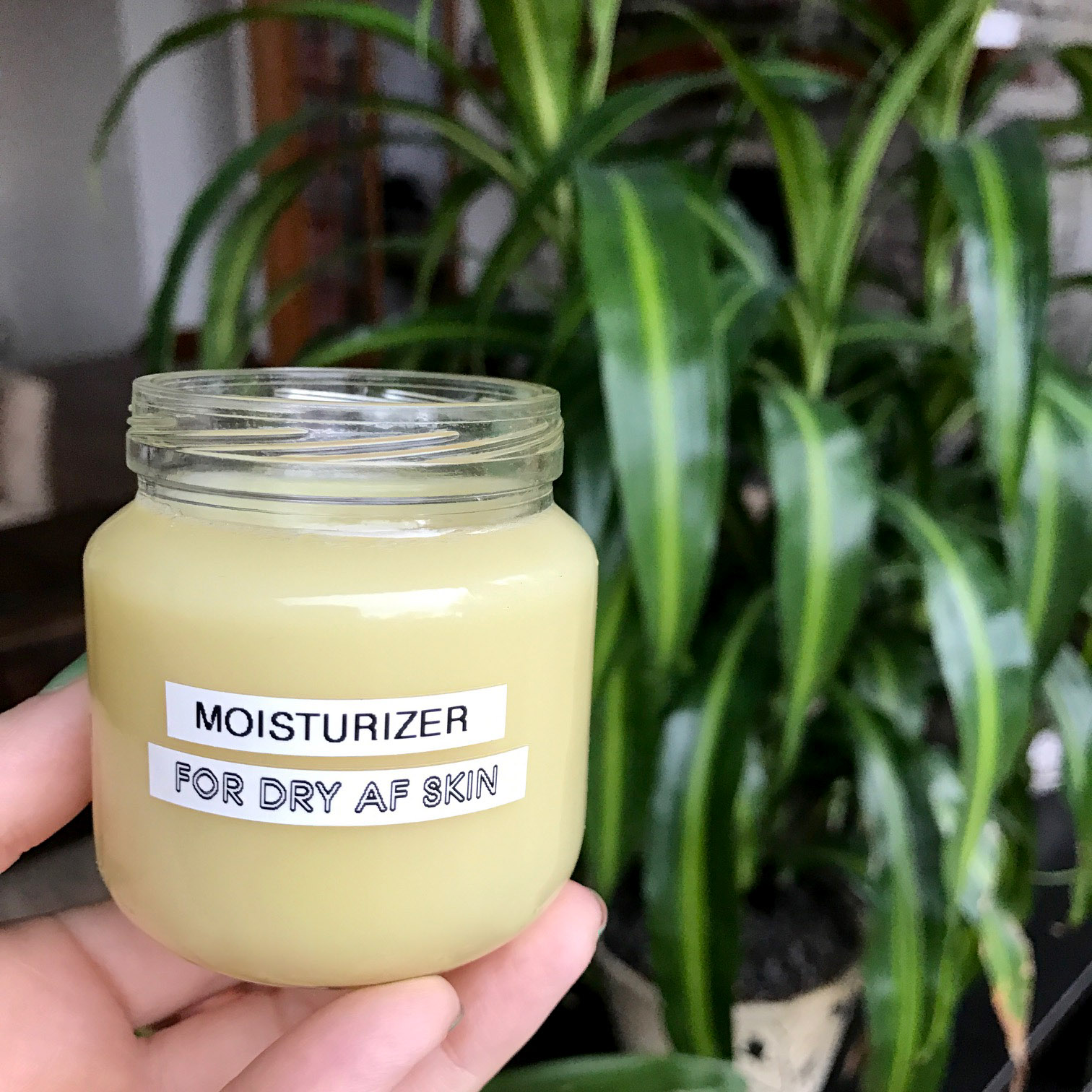 DIY 2-ingredient moisturizer