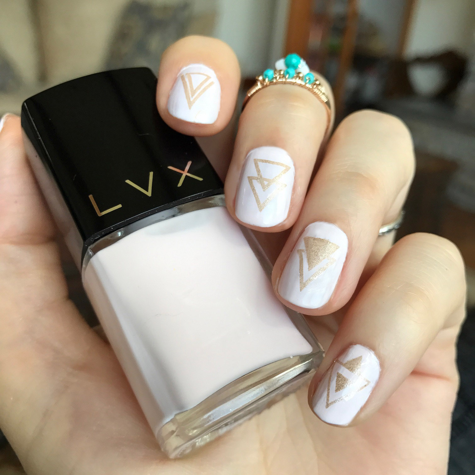 LVX Coquillage nail polish