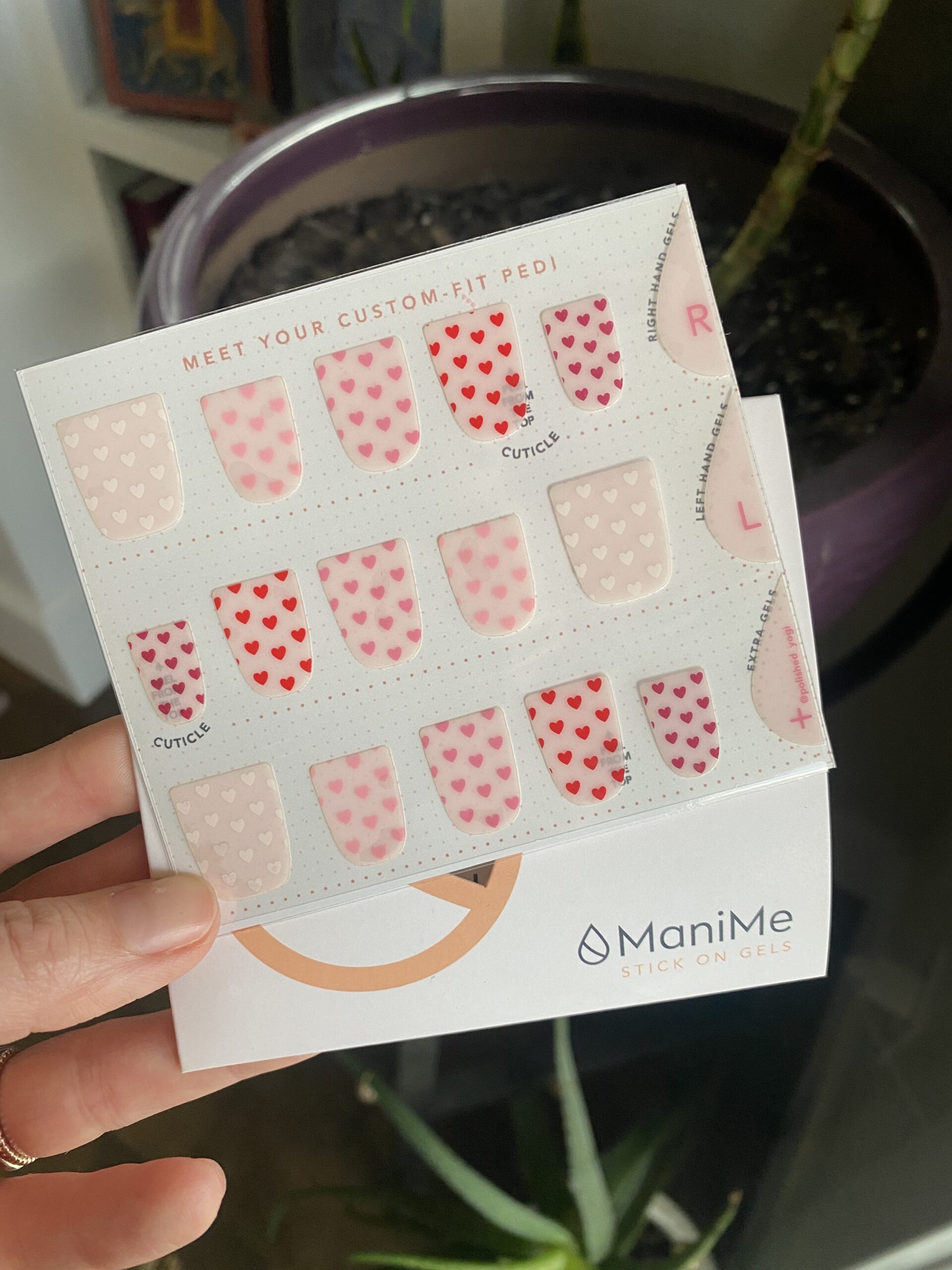 ManiMe Stick-On Gels Review: Easy DIY Nail Stickers That Give the